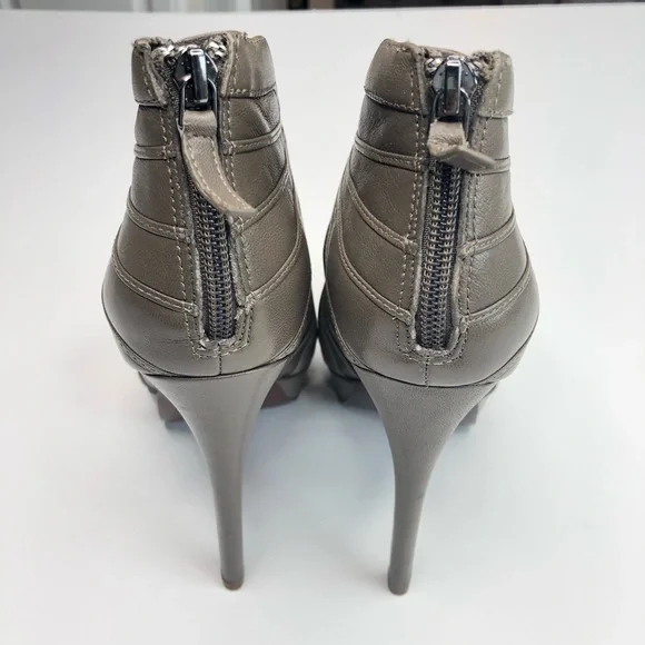 Elie Tahari Bria Gray Bootie Heel Laticed Web 8.5 - Picture 3 of 10